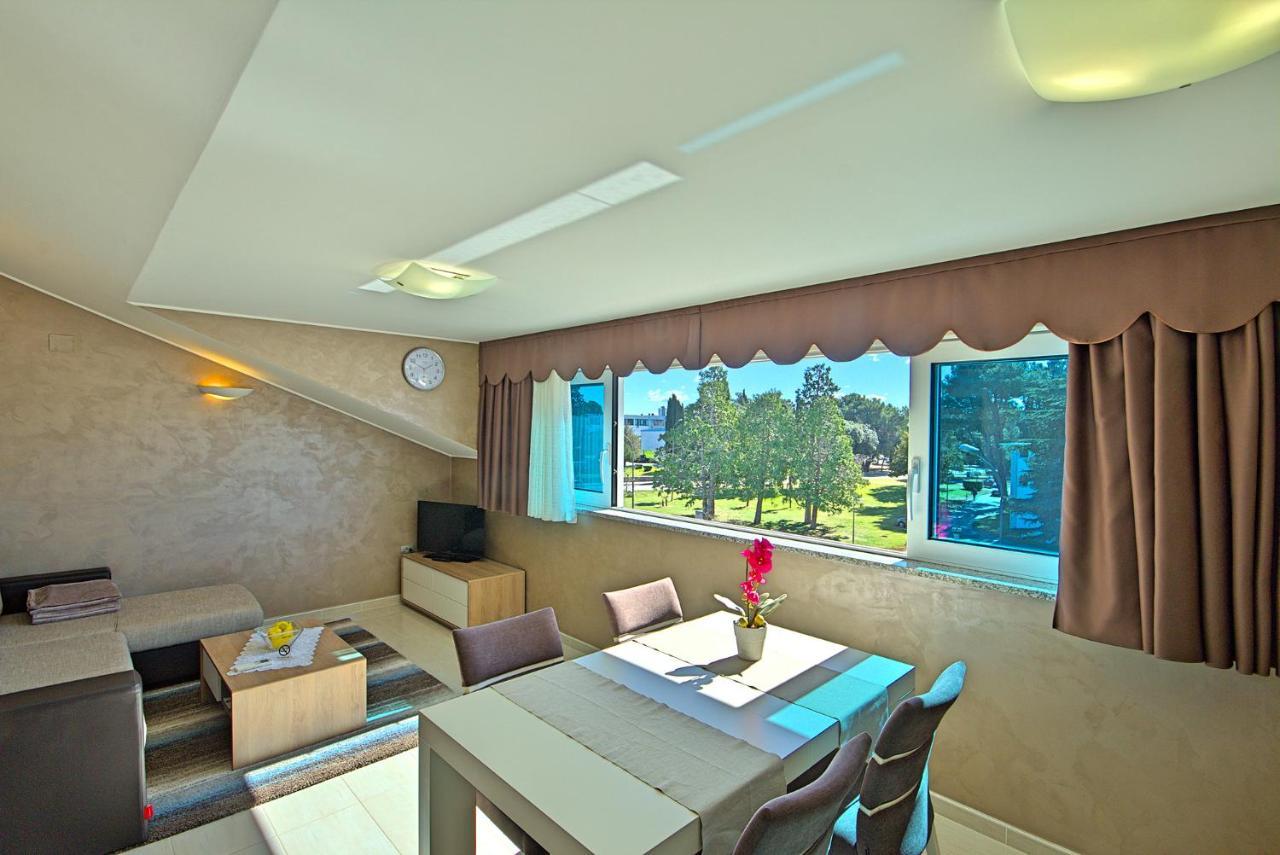 Apartments Riva-Interauto Umag Extérieur photo