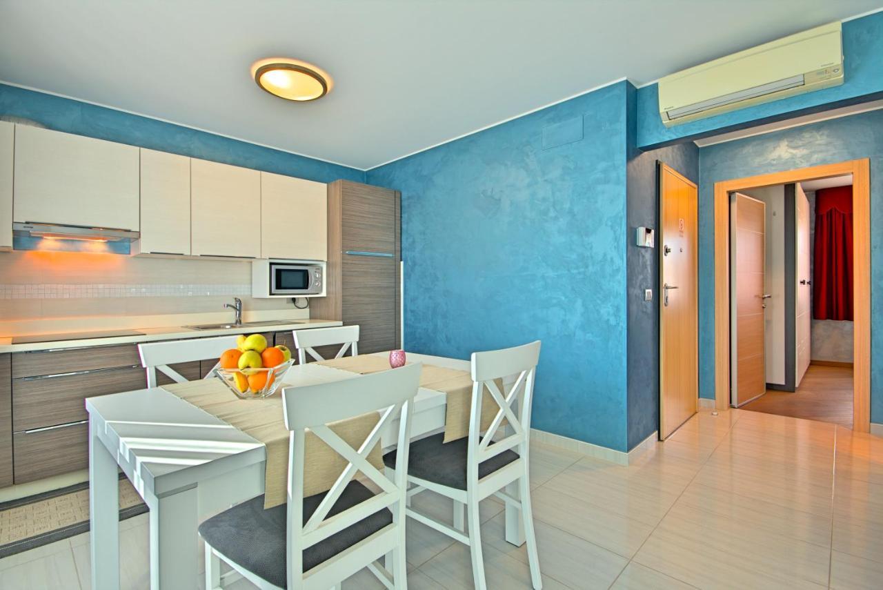 Apartments Riva-Interauto Umag Extérieur photo
