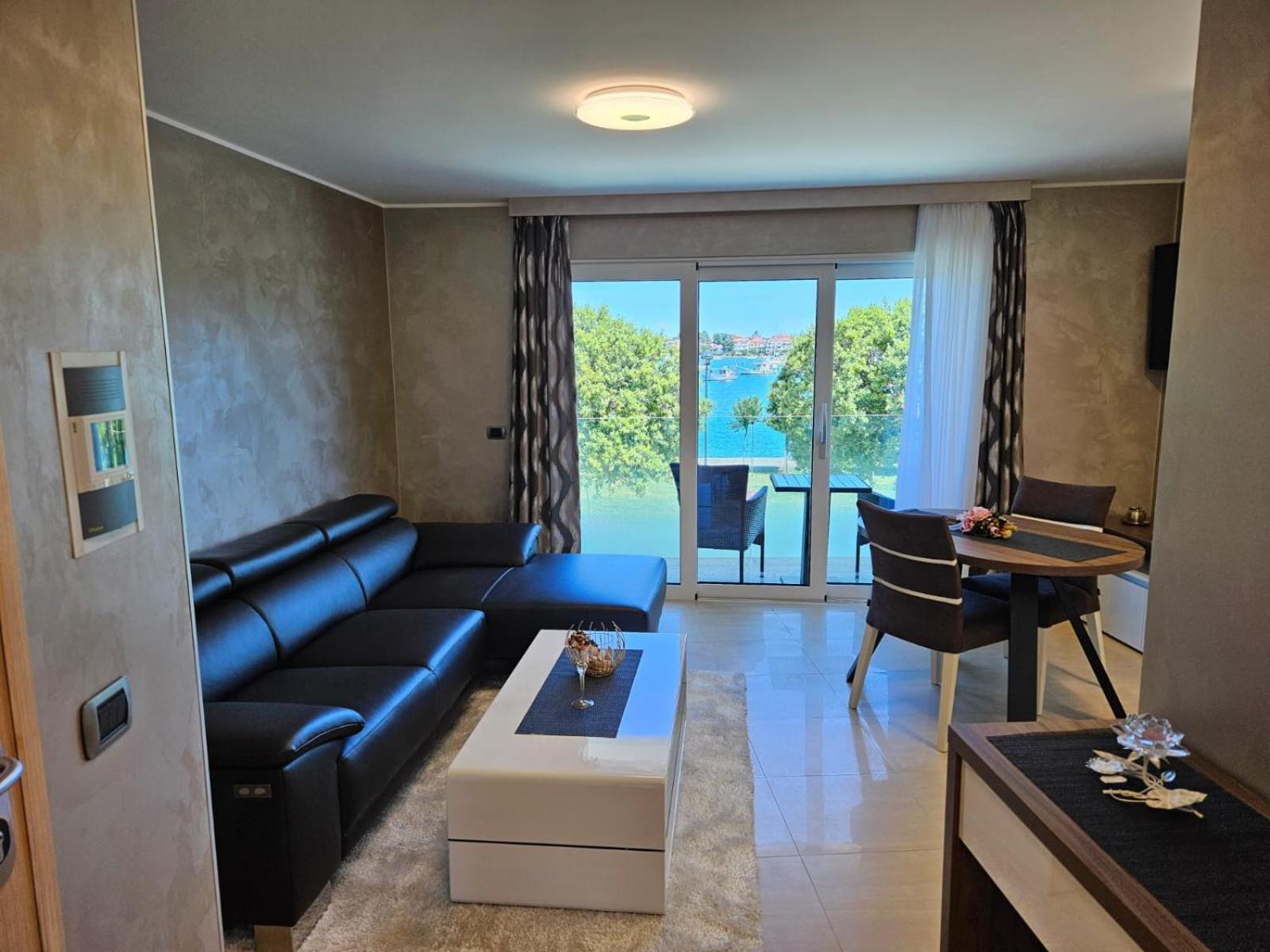 Apartments Riva-Interauto Umag Extérieur photo