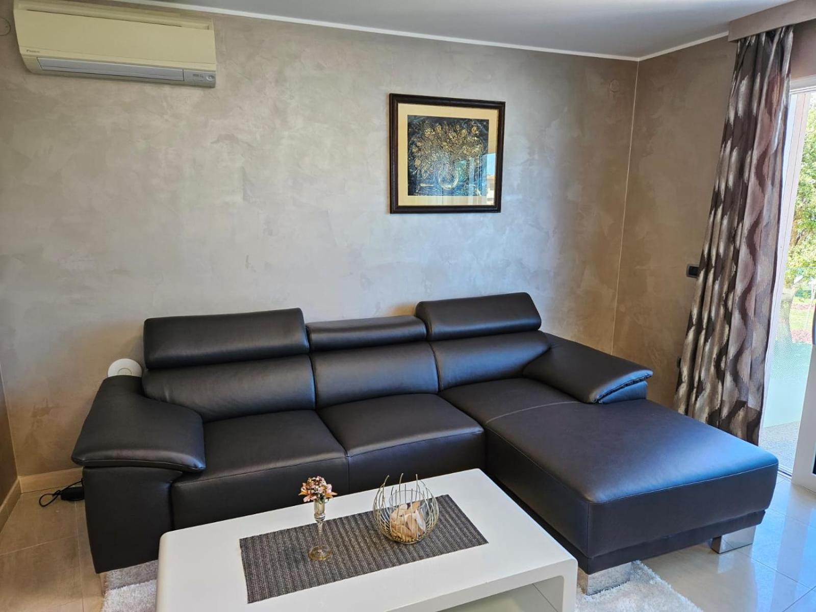 Apartments Riva-Interauto Umag Extérieur photo