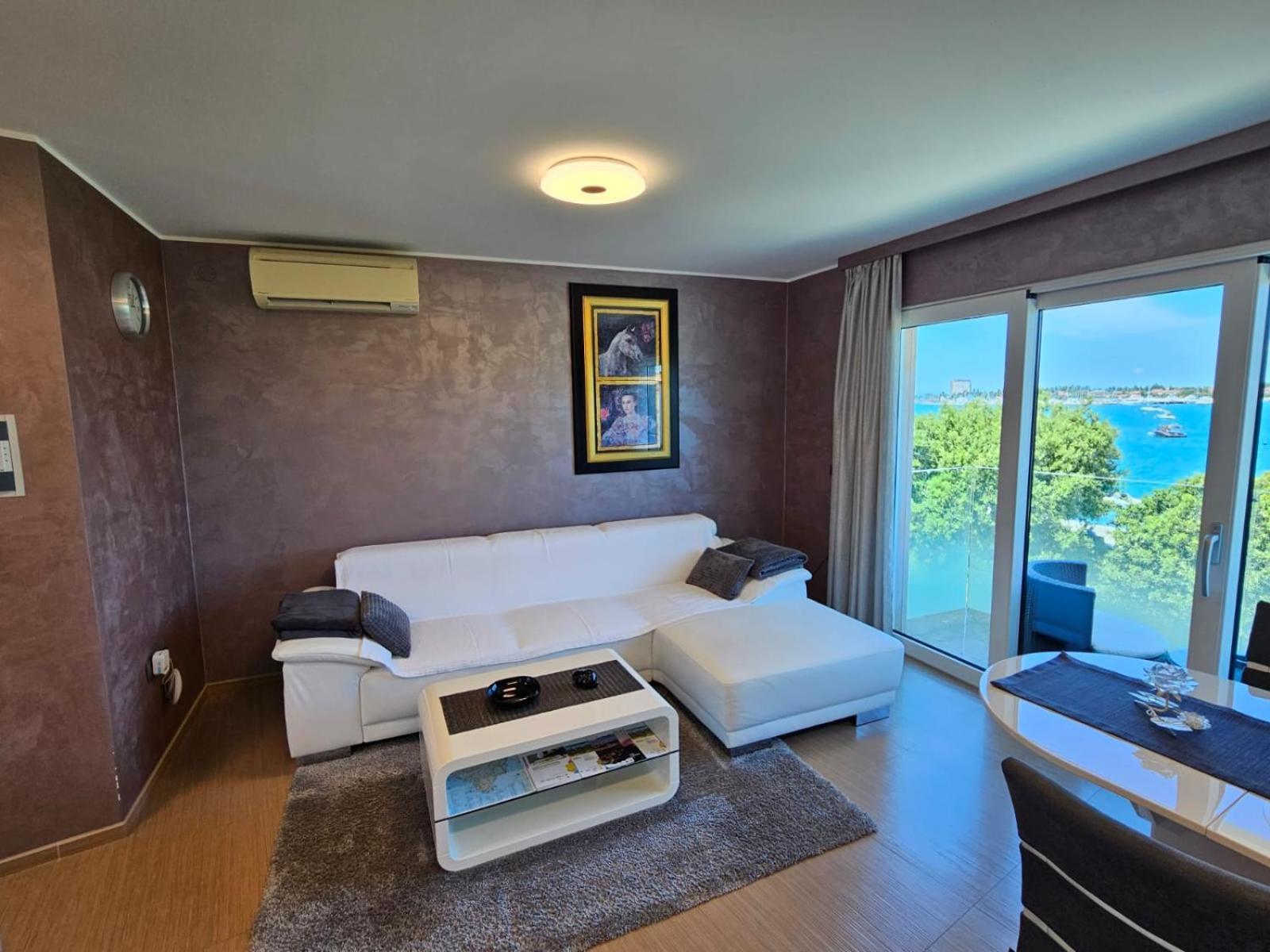 Apartments Riva-Interauto Umag Extérieur photo