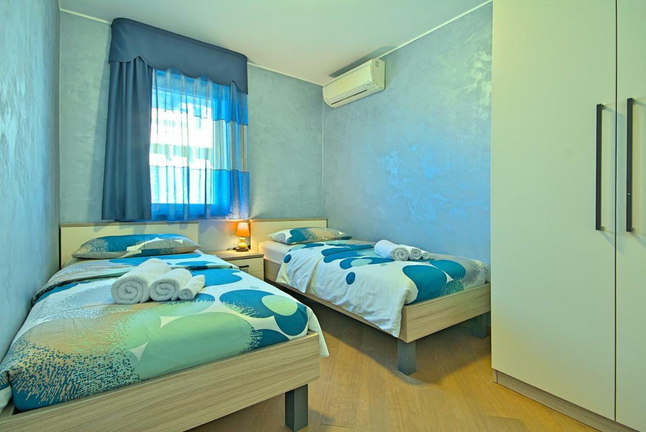 Apartments Riva-Interauto Umag Extérieur photo