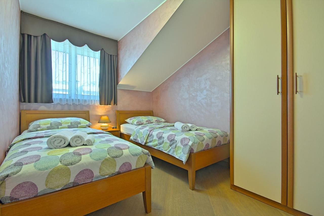 Apartments Riva-Interauto Umag Extérieur photo