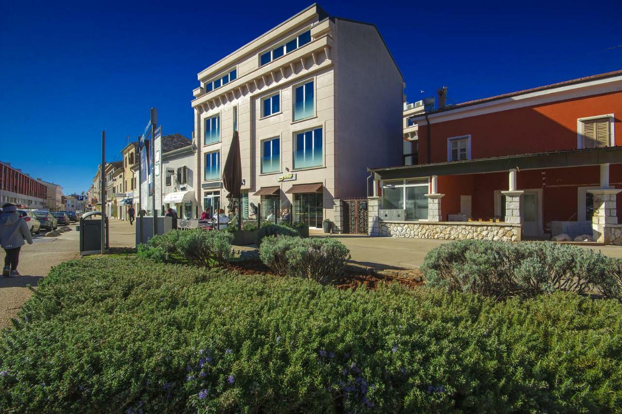 Apartments Riva-Interauto Umag Extérieur photo