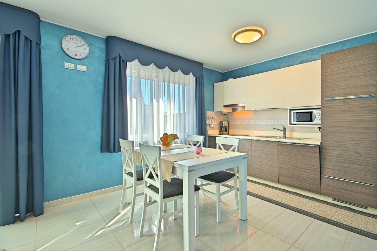Apartments Riva-Interauto Umag Extérieur photo