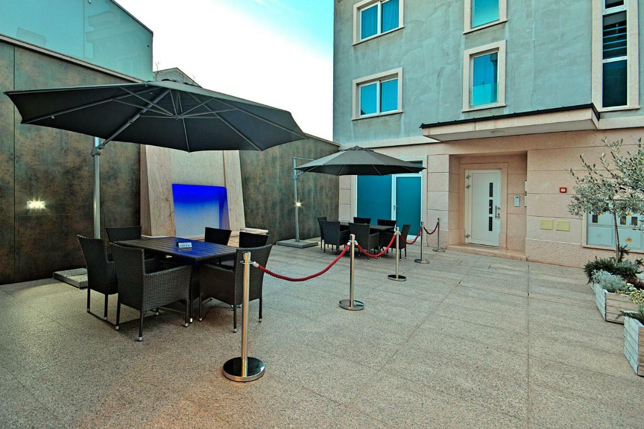 Apartments Riva-Interauto Umag Extérieur photo
